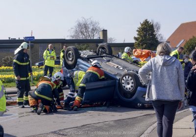 FUH Korsør - Bil væltede om på taget.