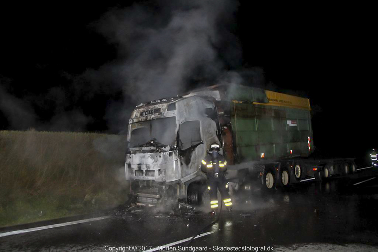 Brand i lastbil på Omfartsvejen