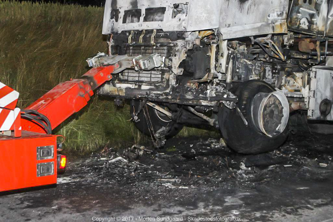 Brand i lastbil på Omfartsvejen